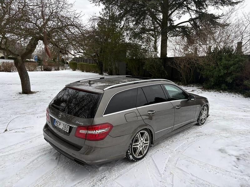 Begagnad Mercedes E350 AMG 265 HK (194 kW) 2012