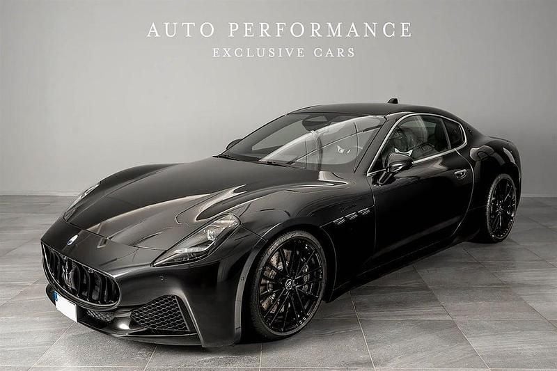 Begagnad Maserati Granturismo 491 HK (361 kW) 2023 Svart Sportkupé