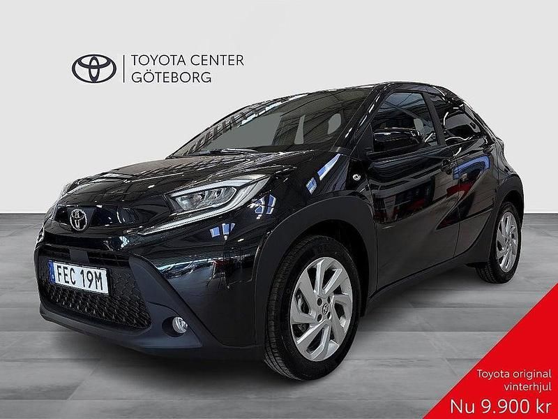 Svart Ny 2025 Toyota Aygo X Comfort SUV | 209 900 kr (Marknadspris) - Bild 1/4