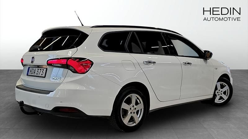 Begagnad Fiat Tipo Lounge 120 HK (88 kW) 2017 Vit Kombi