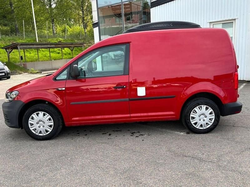 Begagnad VW Caddy 111 HK (81 kW) 2016 Röd Minibuss