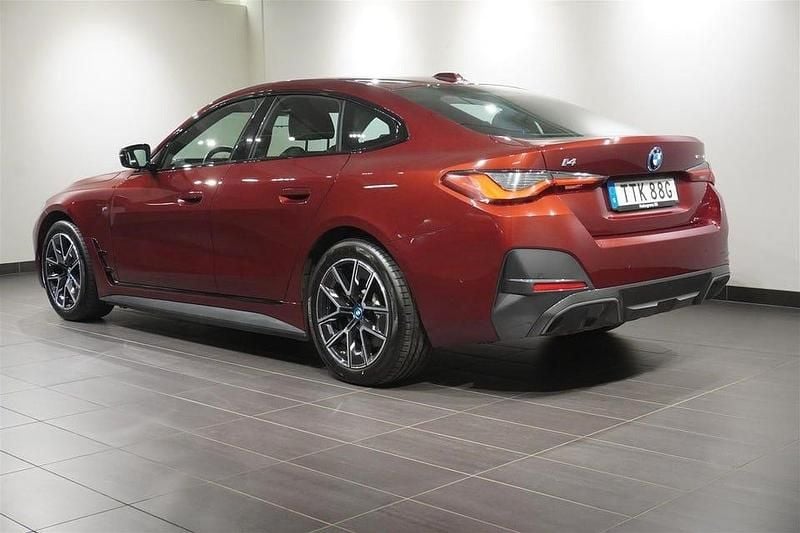 Begagnad BMW i4 M Sport 250 kW (340 HK) 2023 Röd Sedan