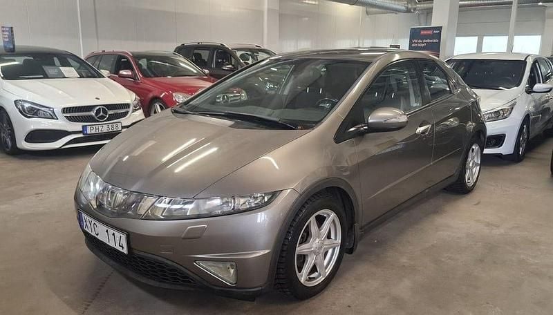 Mörkgrå (grå) Begagnad 2006 Honda Civic Sport Halvkombi | 49 999 kr (Marknadspris) - Bild 1/3