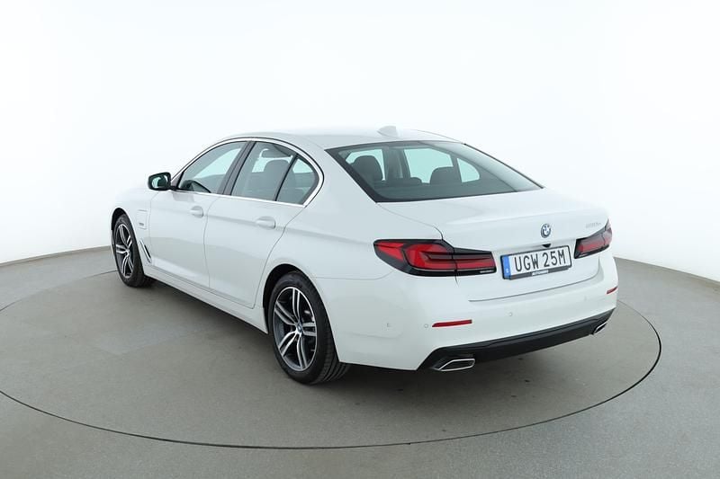 Begagnad BMW 530e 295 HK (216 kW) 2023 Vit Sedan