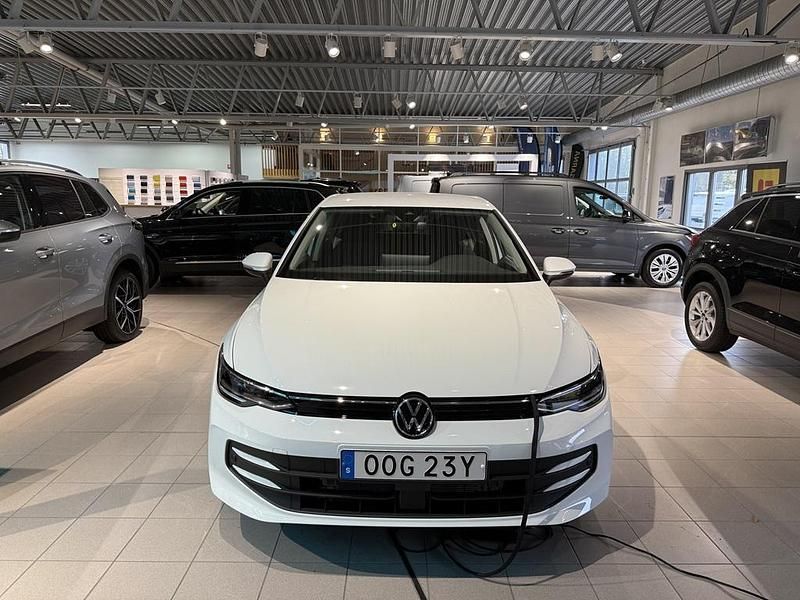 Ny VW Golf VIII Life 150 HK (110 kW) 2025 Vit (pure white) Kombi