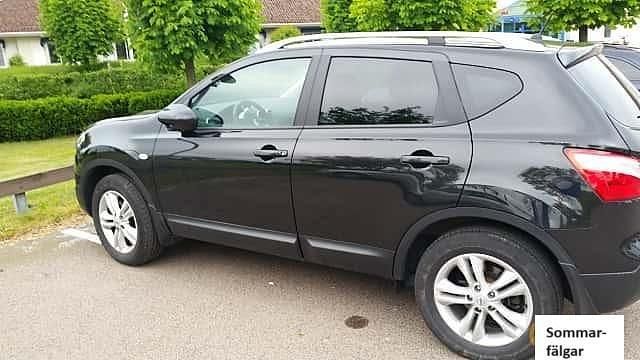 Svart Begagnad 2013 Nissan Qashqai SUV | 95 000 kr (Marknadspris) - Bild 1/4