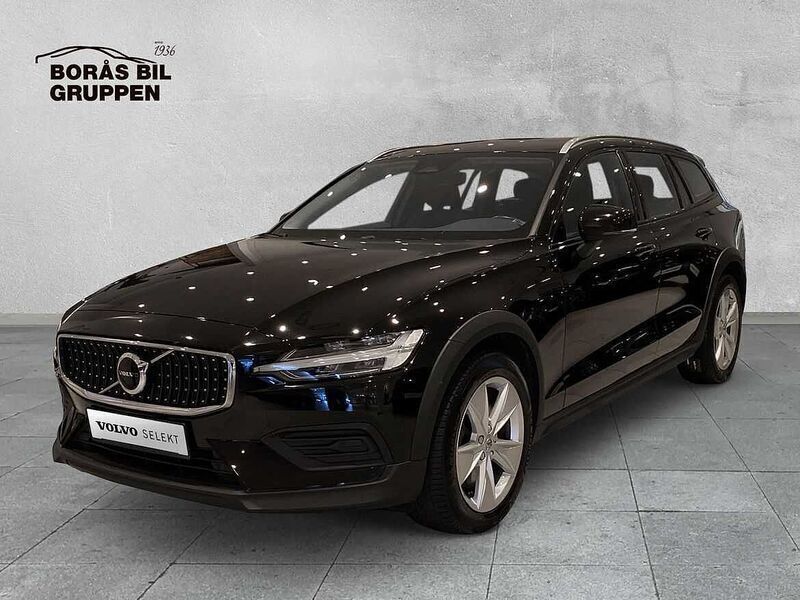 Begagnad 2023 Volvo V60 CC Kombi | 379 000 kr (Marknadspris) - Bild 1/4