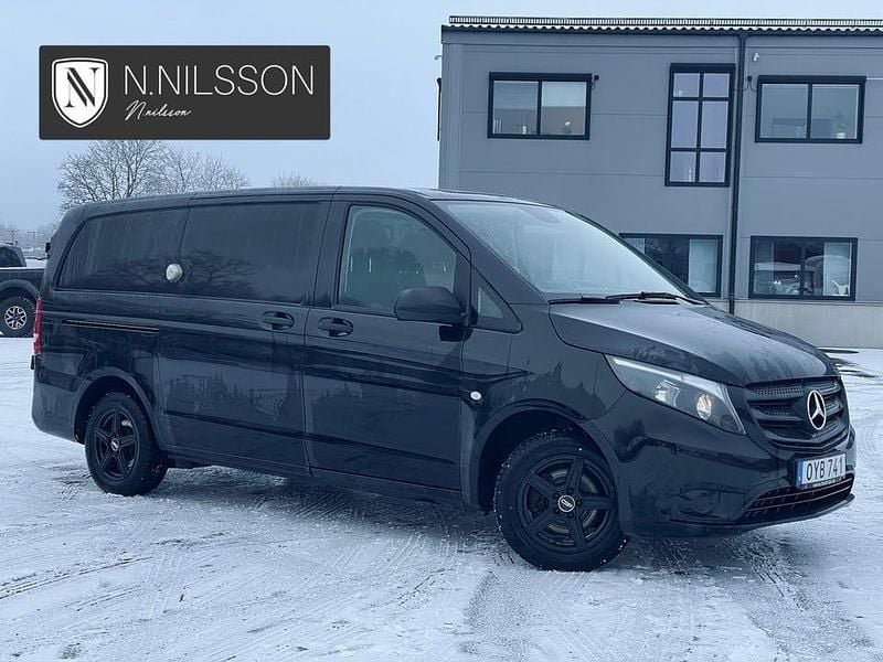 Svart Begagnad 2017 Mercedes Vito Van | 109 000 kr (Superpris) - Bild 1/4