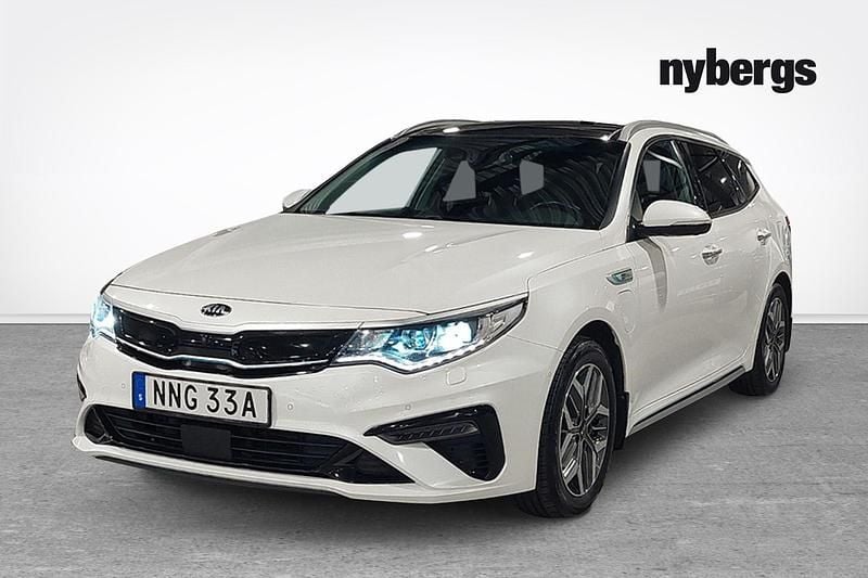 Vit Begagnad 2020 Kia Optima Hybrid Sport Sedan | 192 000 kr (Marknadspris) - Bild 1/4
