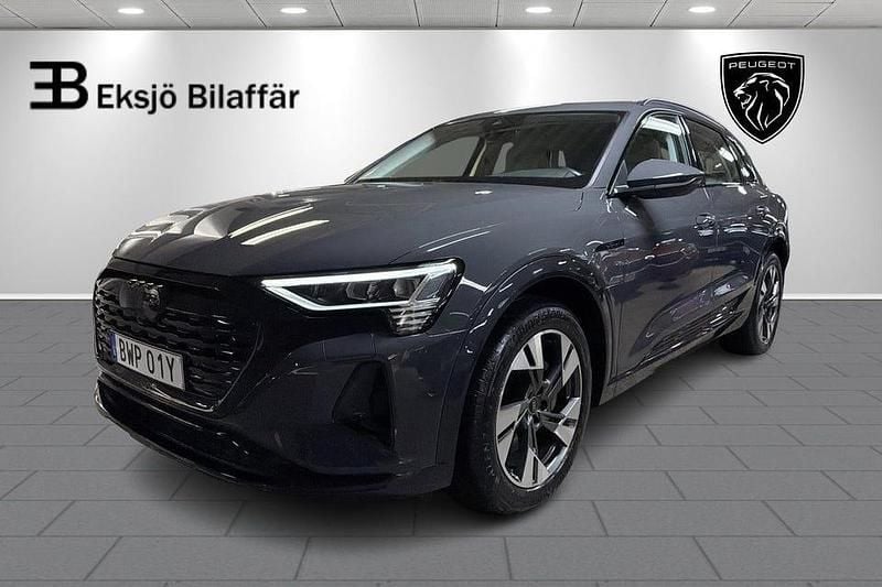 Grå metallic Begagnad 2023 Audi Q8 e-tron SUV | 477 500 kr (Superpris) - Bild 1/4