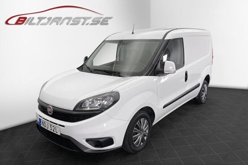 Vit Begagnad 2020 Fiat Doblò Minibuss | 129 900 kr (Marknadspris) - Bild 1/4