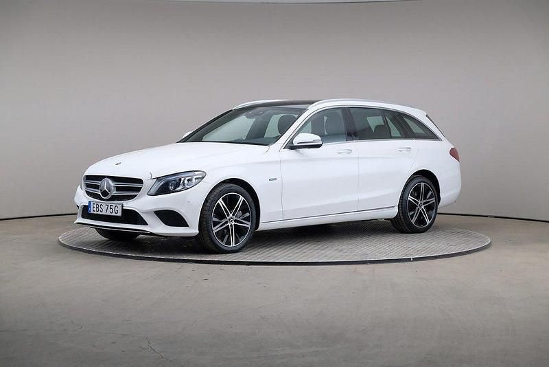 Vit Begagnad 2020 Mercedes E300 Avantgarde Kombi | 265 000 kr - Bild 1/4