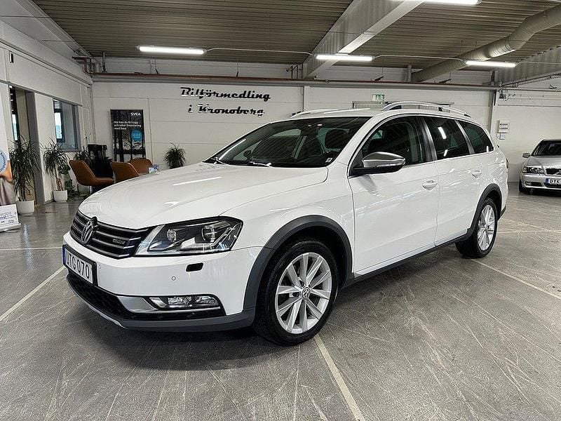Vit Begagnad 2014 VW Passat Alltrack Kombi | 119 900 kr (Bra pris) - Bild 1/4