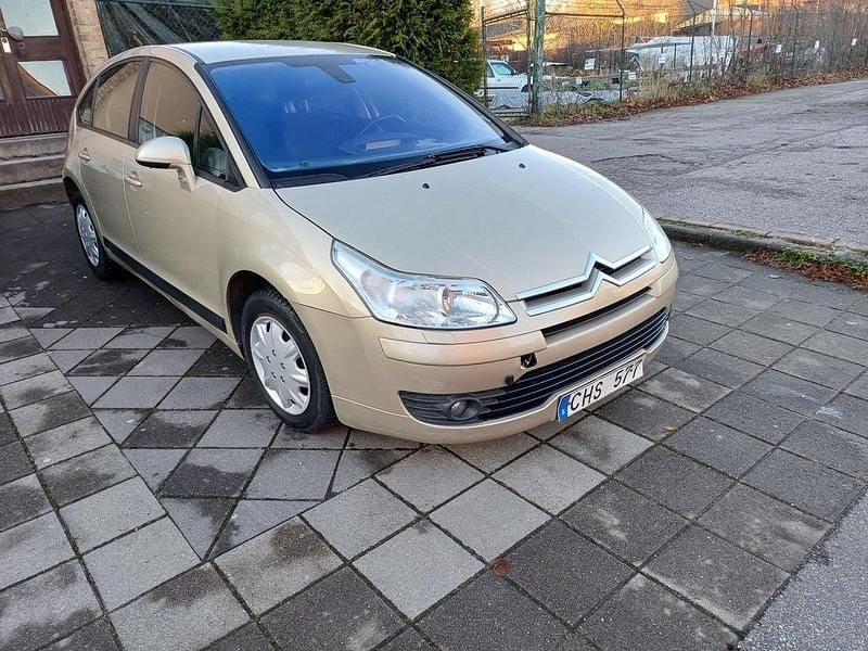Ljusbrun (brun) Begagnad 2008 Citroën C4 Halvkombi | 25 900 kr - Bild 1/4