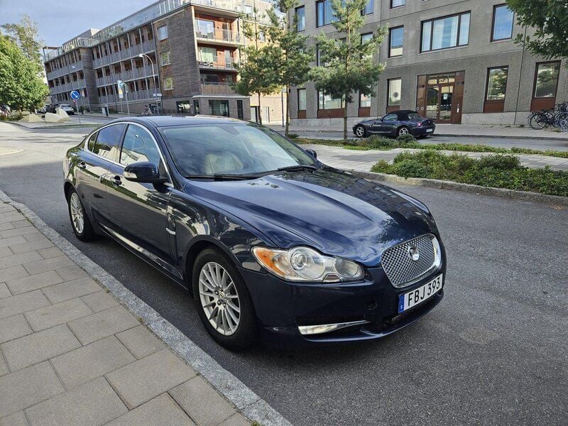 Blå Begagnad 2009 Jaguar XF Sedan | 38 000 kr (Dyr) - Bild 1/4