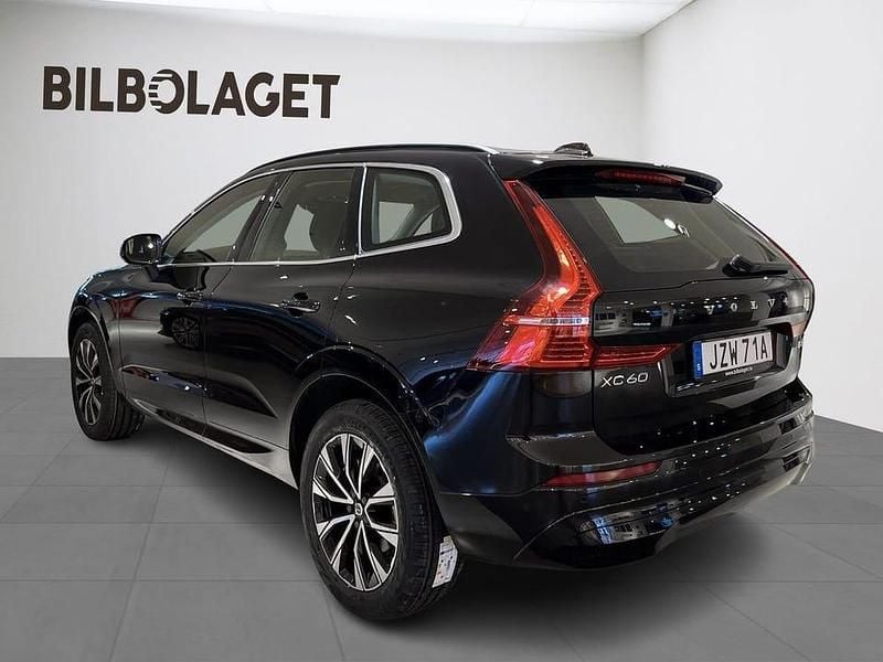 Begagnad Volvo XC60 Core 197 HK (144 kW) 2022 Svart SUV