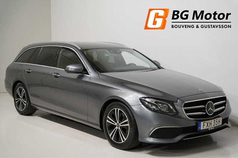 Grå Begagnad 2019 Mercedes E200 Avantgarde Kombi | 209 900 kr (Marknadspris) - Bild 1/3