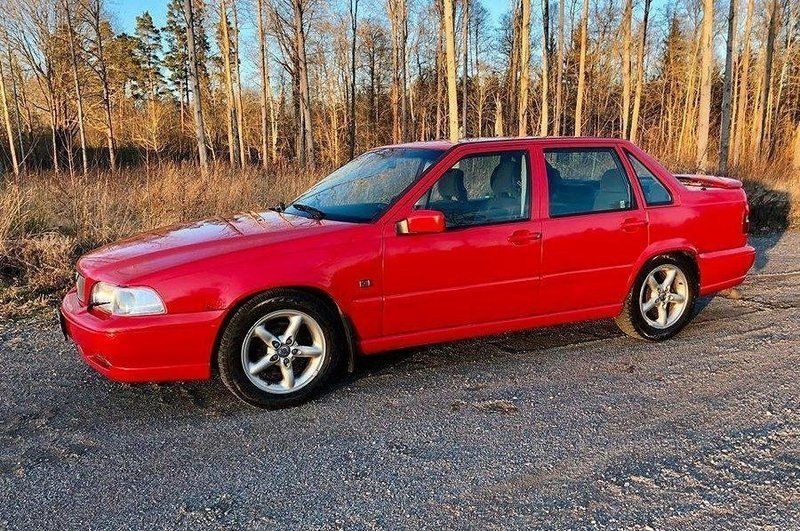 Спойлер volvo s70