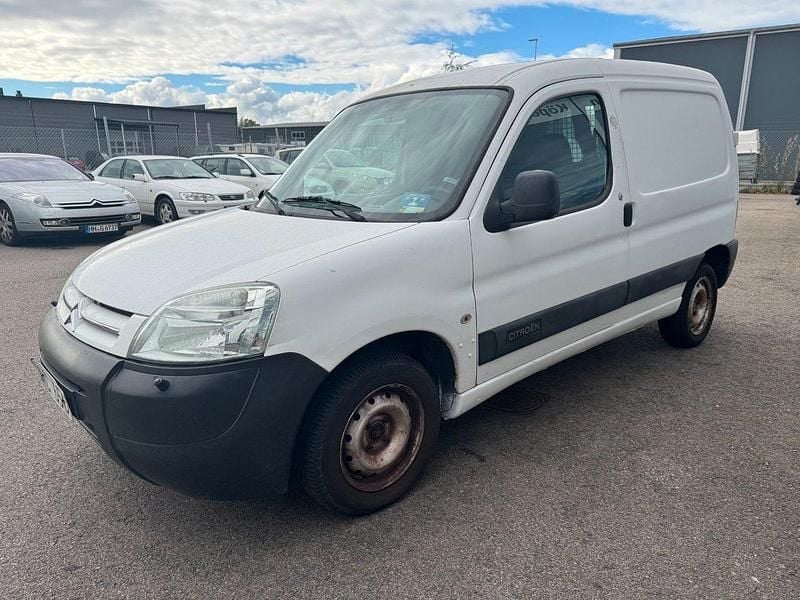 Vit Begagnad 2004 Citroën Berlingo Minibuss | 24 500 kr (Marknadspris) - Bild 1/4