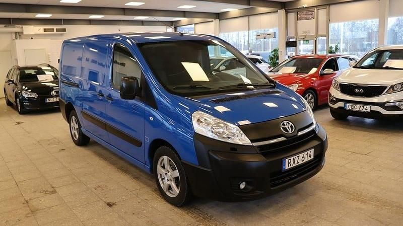 Blå Begagnad 2014 Toyota Proace Minibuss | 74 900 kr (Marknadspris) - Bild 1/4