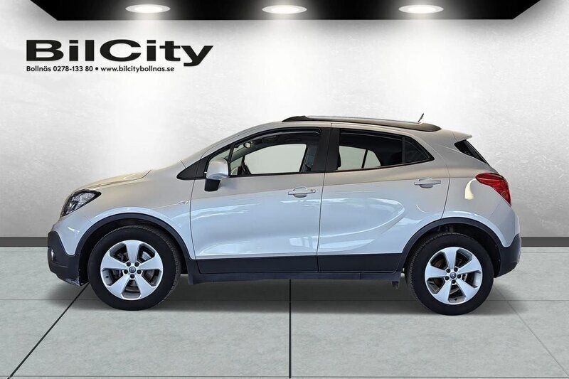 Grå Begagnad 2015 Opel Mokka SUV | 114 000 kr (Marknadspris) - Bild 1/4