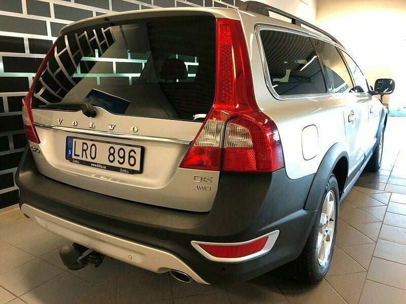 Begagnad Volvo XC70 Summum 205 HK (150 kW) 2011 Ljusgrå (grå) SUV