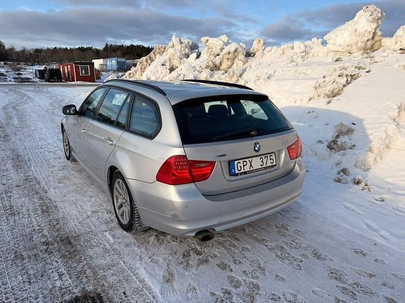 Begagnad BMW 320 184 HK (135 kW) 2011 Kombi