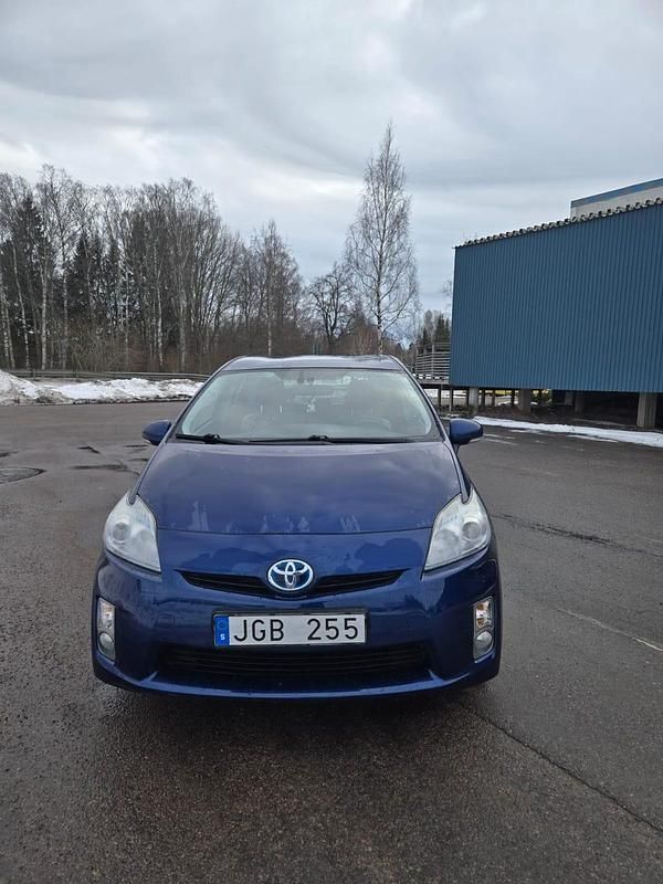 Begagnad Toyota Prius 136 HK (100 kW) 2010 Halvkombi