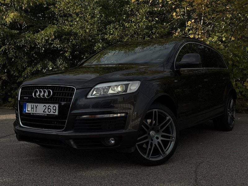 Grå Begagnad 2008 Audi Q7 S-Line SUV | 129 000 kr - Bild 1/4