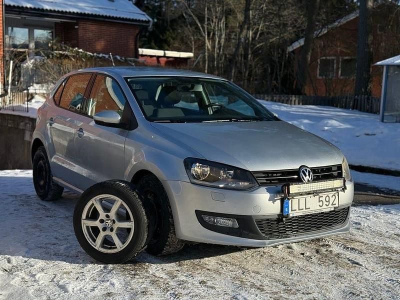 Begagnad VW Polo 86 HK (63 kW) 2010 Silver metallic Halvkombi