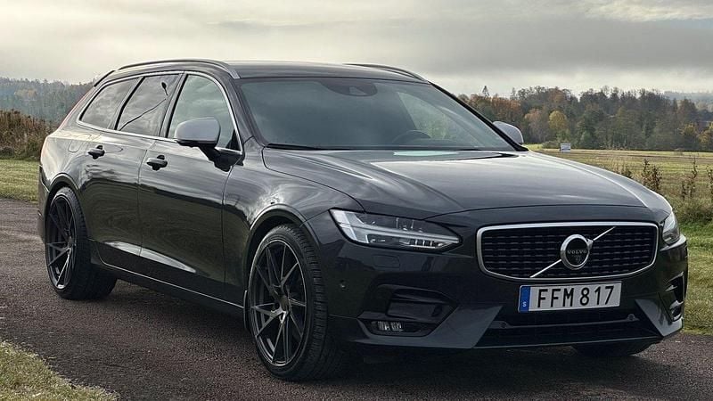 Grå Begagnad 2017 Volvo V90 R-Design Kombi | 279 900 kr (Lite dyr) - Bild 1/4