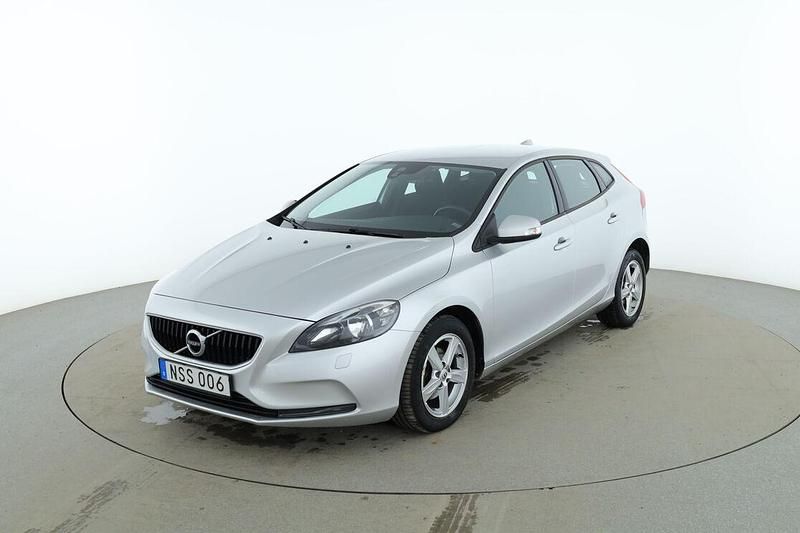 Begagnad Volvo V40 Kinetic 121 HK (88 kW) 2017 Silver Kombi