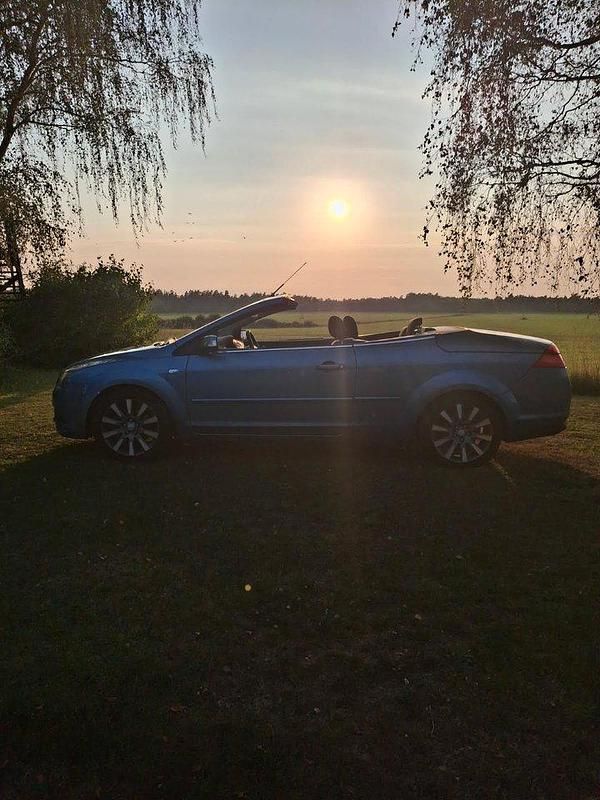 Blå Begagnad 2007 Ford Focus Cabriolet Cab | 45 000 kr - Bild 1/4