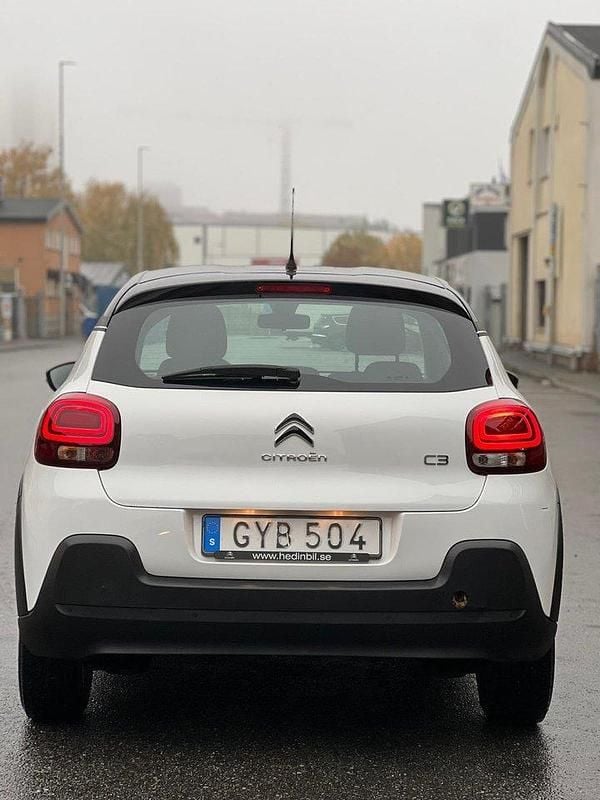 Vit Begagnad 2018 Citroën C3 PureTech Halvkombi | 129 999 kr (Lite dyr) - Bild 1/4