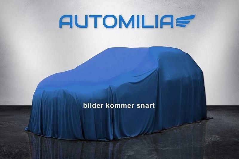 Svart Begagnad 2017 Toyota Auris Hybrid Comfort Halvkombi | 124 900 kr (Marknadspris) - Bild 1/1