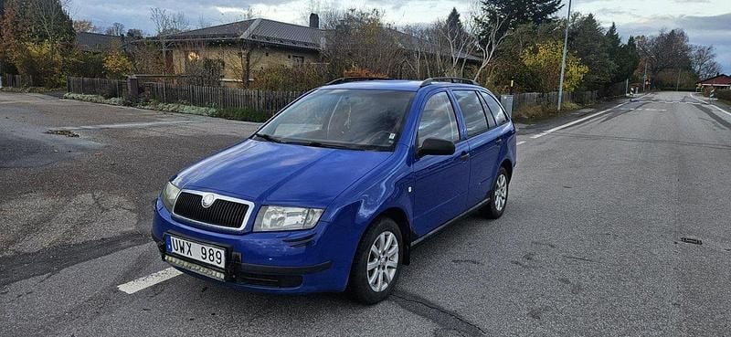 Blå Begagnad 2004 Skoda Fabia Kombi | 15 500 kr (Marknadspris) - Bild 1/4