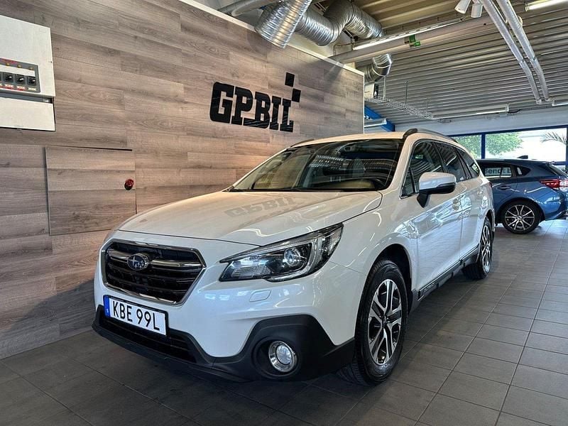 Vit Begagnad 2020 Subaru Outback SUV | 169 000 kr (Dyr) - Bild 1/4