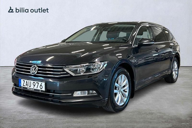 Mörkgrå Begagnad 2017 VW Passat Kombi | 129 900 kr (Lite dyr) - Bild 1/3