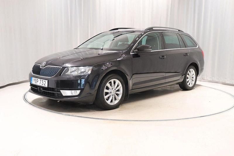 Svart Begagnad 2016 Skoda Octavia Ambition Kombi | 99 900 kr (Marknadspris) - Bild 1/4