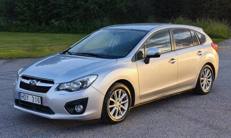 Silver Begagnad 2013 Subaru Impreza Halvkombi | 35 900 kr (Superpris) - Bild 1/4