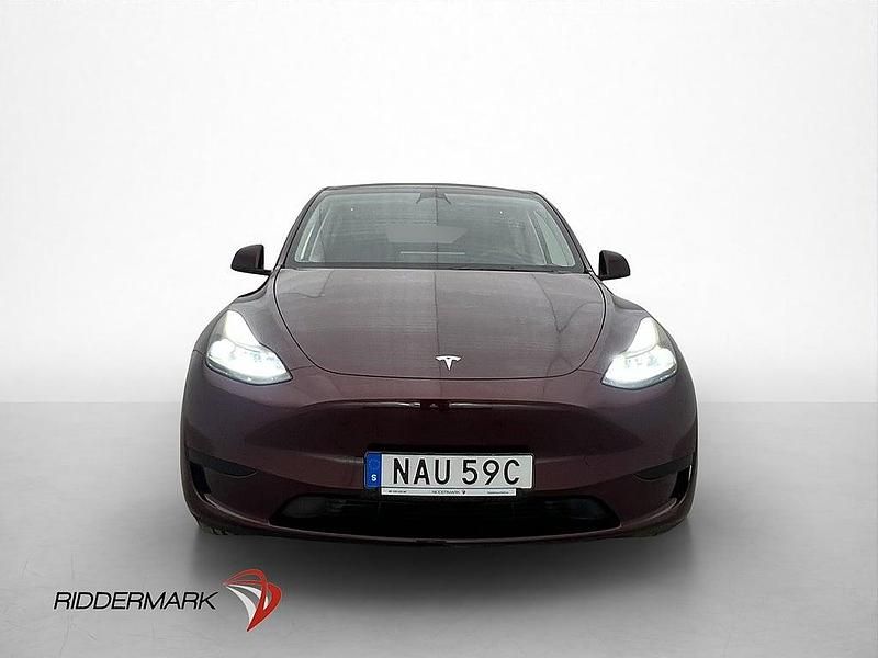 Begagnad Tesla Model Y Long Range RWD 255 kW (347 HK) 2024 Röd SUV