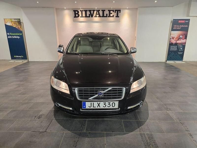 Svart Begagnad 2008 Volvo S80 Summum Sedan | 49 900 kr (Marknadspris) - Bild 1/4