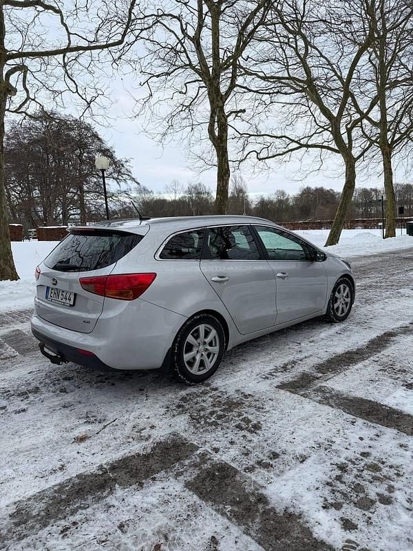Begagnad Kia Ceed Sportswagon 128 HK (94 kW) 2014 Kombi