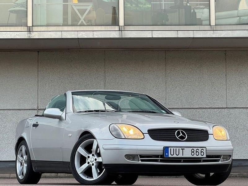Silver Begagnad 1998 Mercedes SLK230 Cab | 59 900 kr - Bild 1/4