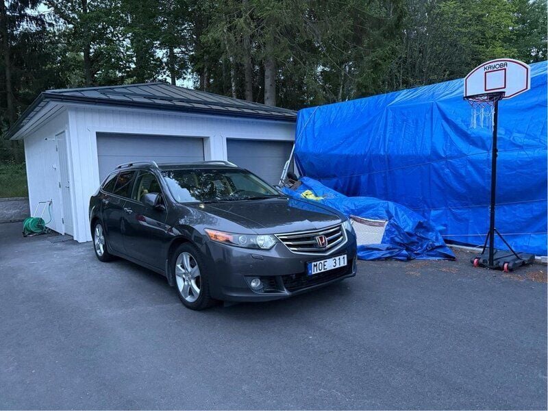 Grå Begagnad 2009 Honda Accord Executive Kombi | 49 500 kr (Bra pris) - Bild 1/4