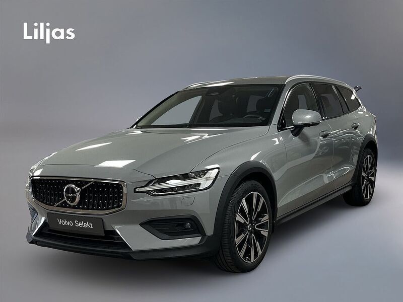 Begagnad 2024 Volvo V60 CC Kombi | 469 000 kr (Lite dyr) - Bild 1/3