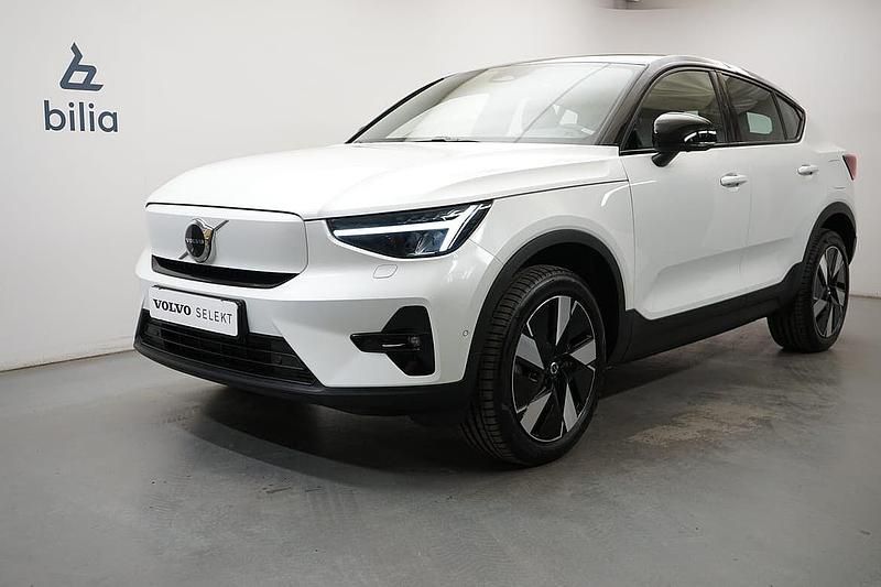 Vit Begagnad 2024 Volvo EC40 Plus SUV | 479 900 kr (Dyr) - Bild 1/3
