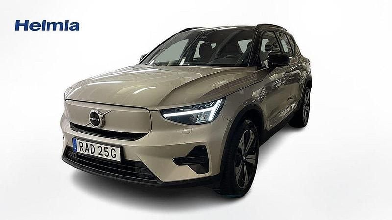 Ljusgrå Begagnad 2022 Volvo XC40 Core SUV | 349 900 kr - Bild 1/4