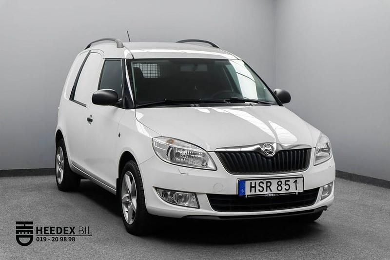 Candy white (vit) Begagnad 2015 Skoda Roomster Minibuss | 54 800 kr (Bra pris) - Bild 1/4