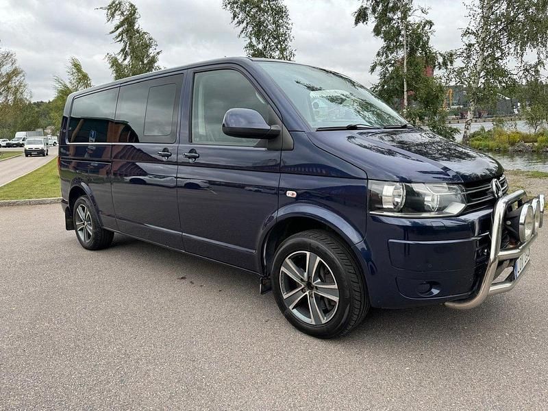 Blå Begagnad 2011 VW Multivan Minibuss | 135 000 kr (Marknadspris) - Bild 1/4